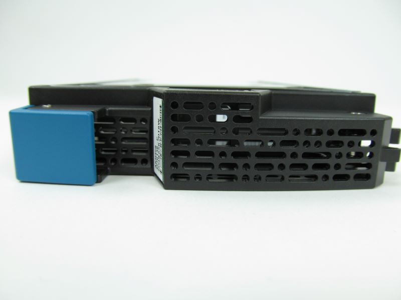 EMC Hitachi 3276138-C 450GB 15K RPM 3.5" SAS Hard Drive – DF-F800-AKH450